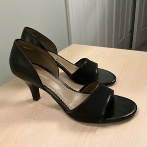 Naturalizer Classic Black Heels